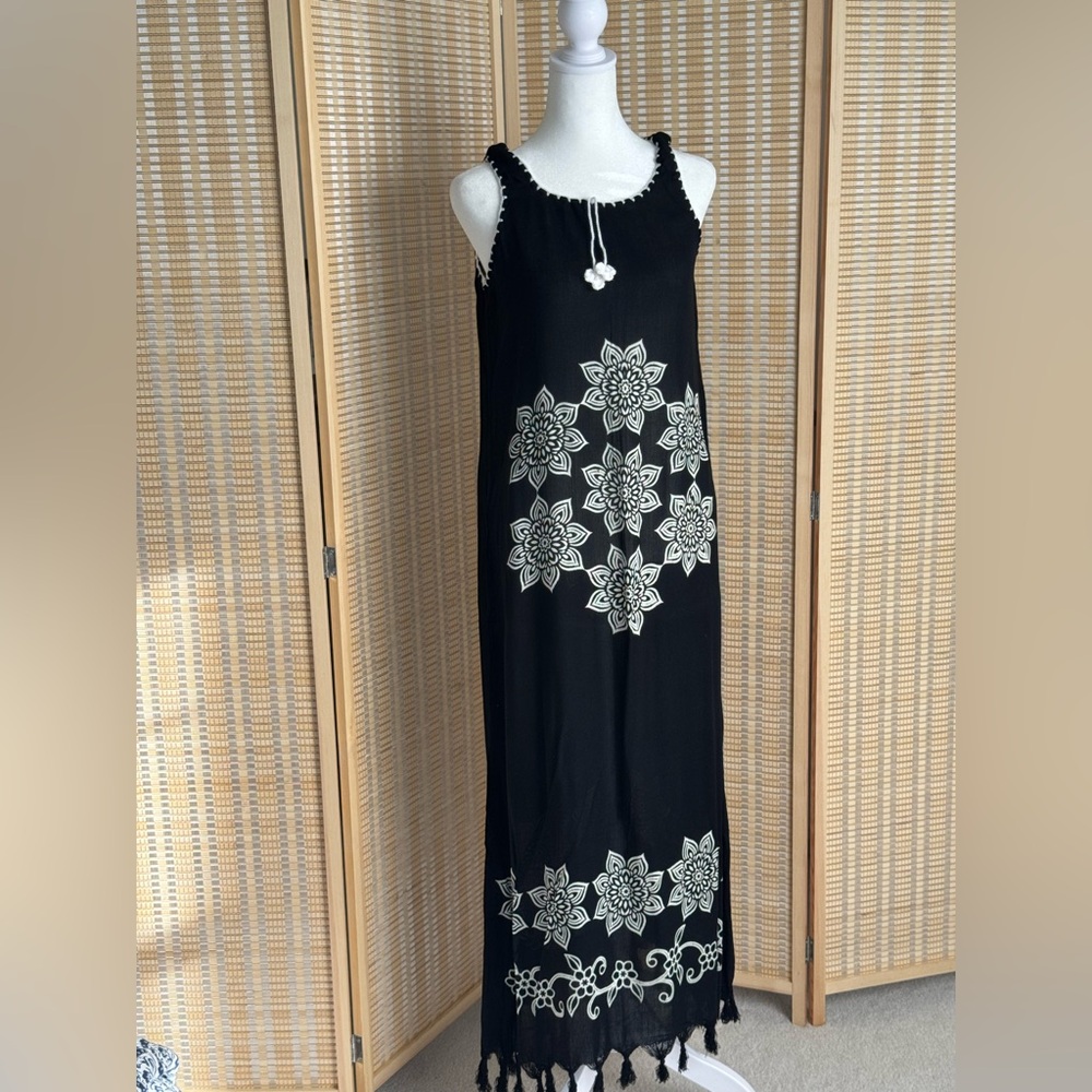 Chic Black Floral Cotton Maxi Dress